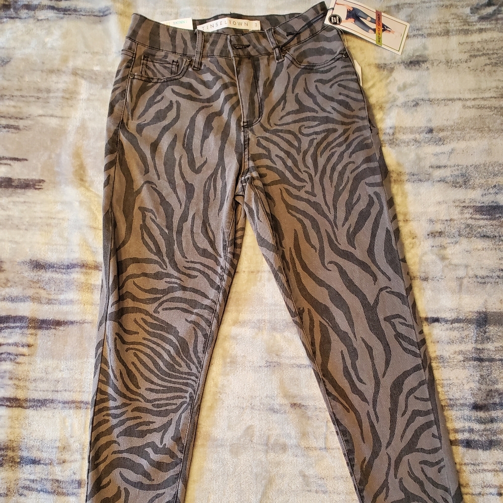 ♡♡♡♡♡  NWT zebra striped jeans